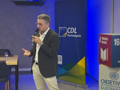 Cenários macro e microeconômicos são apresentados ao Conselho Deliberativo da CDL Florianópolis